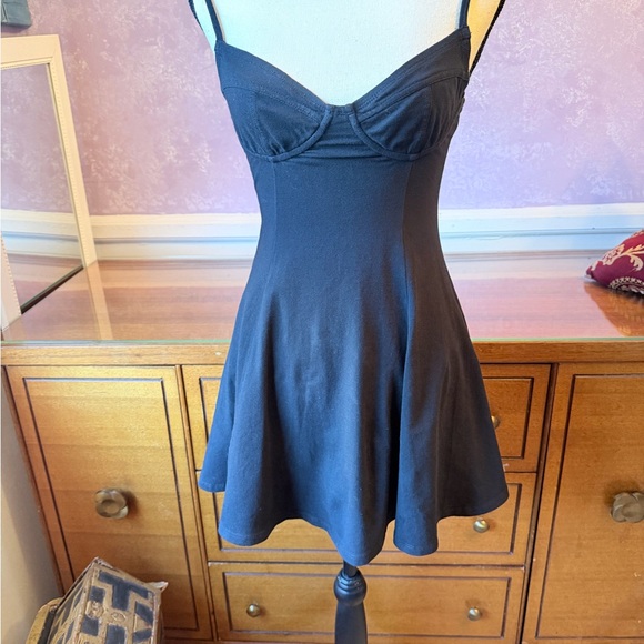 BARGAN BASEMENT! Forever 21 Black Dress - Picture 4 of 14